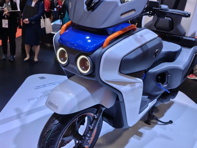 Hình ảnh thực tế yamaha h2 buddy porter chiếc xe ga chạy bằng hydro tại japan mobility show 2025 - 1