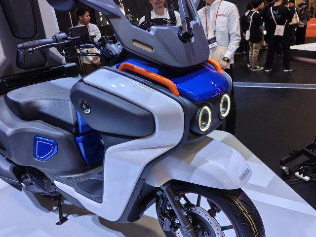 Hình ảnh thực tế yamaha h2 buddy porter chiếc xe ga chạy bằng hydro tại japan mobility show 2025 - 6