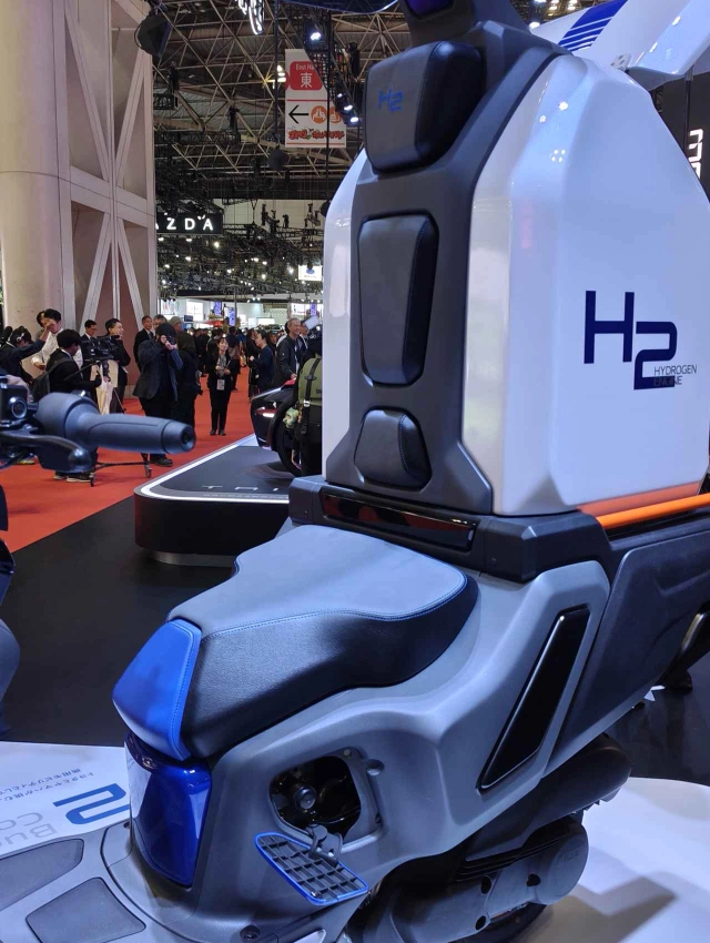 Hình ảnh thực tế yamaha h2 buddy porter chiếc xe ga chạy bằng hydro tại japan mobility show 2025 - 13