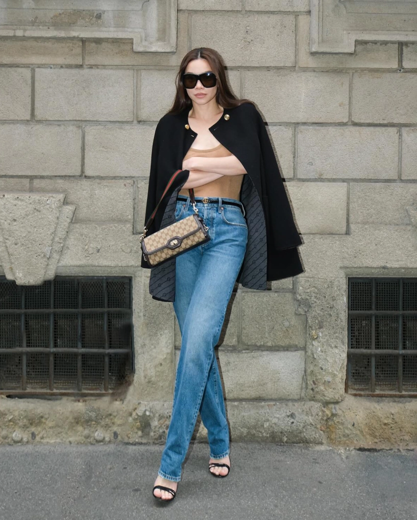 Hồ ngọc hà lộ chân khẳng khiu vì quần bó sát - 3