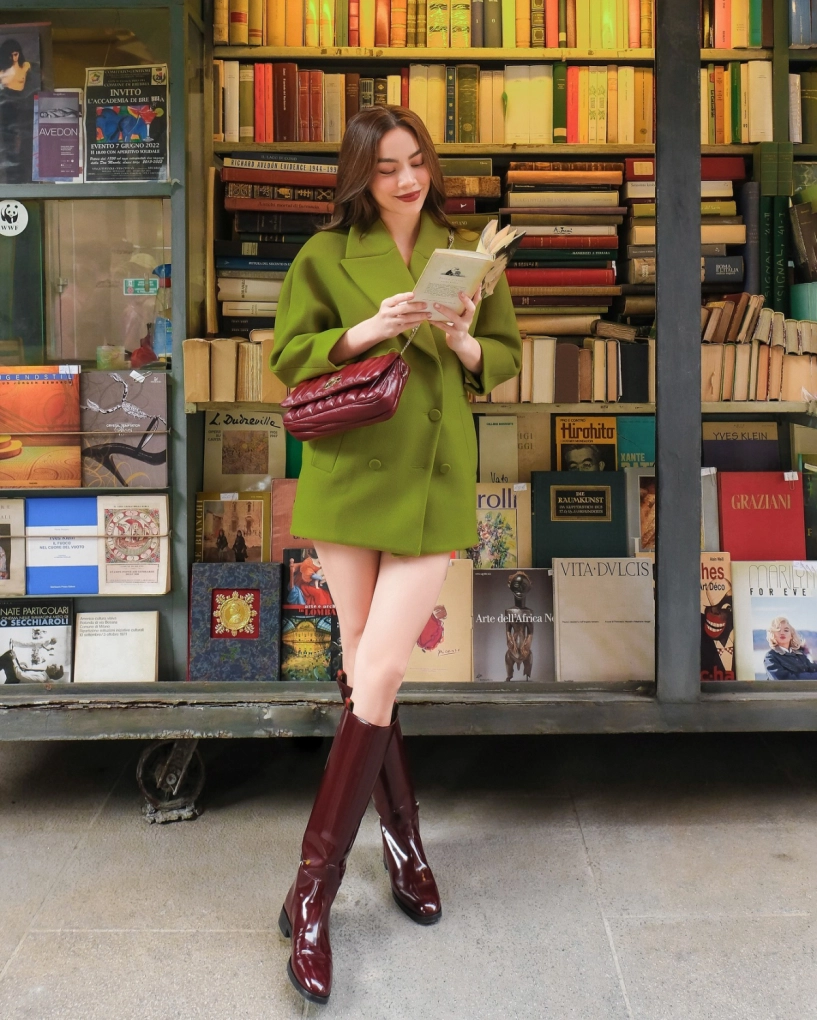 Hồ ngọc hà lộ chân khẳng khiu vì quần bó sát - 10