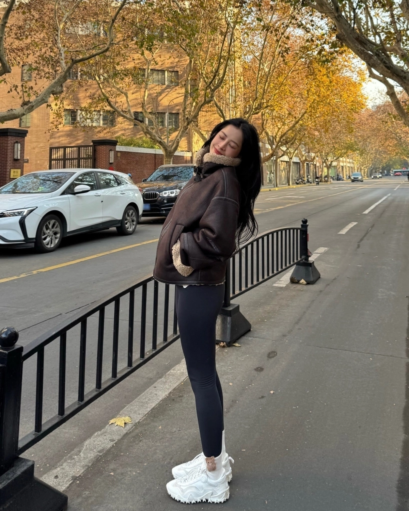 Hồ ngọc hà và loạt fashionista lăng xê quần legging giữ nhiệt - 2