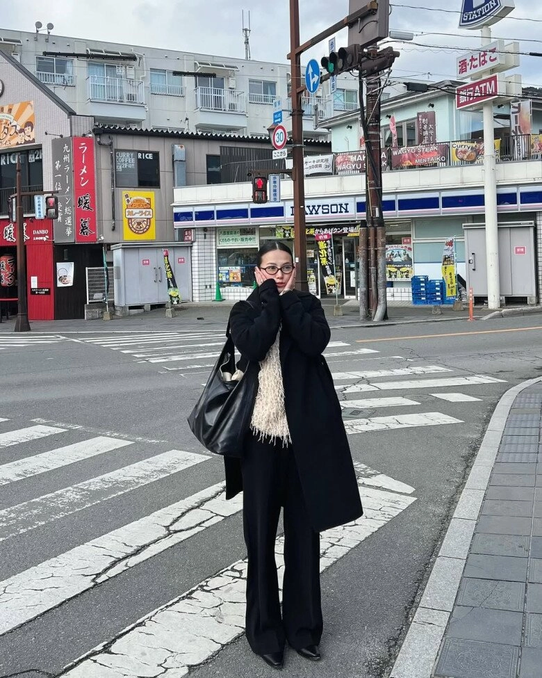 Hoa hậu phương khánh đích thị là cẩm nang mặc đẹp mùa lạnh 10 outfit đều sang khỏi bàn - 11