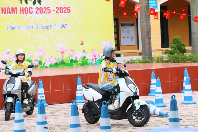 Honda khởi động khóa bồi dưỡng kiến thức pháp luật và kỹ năng lái xe gắn máy an toàn cho học sinh - 12