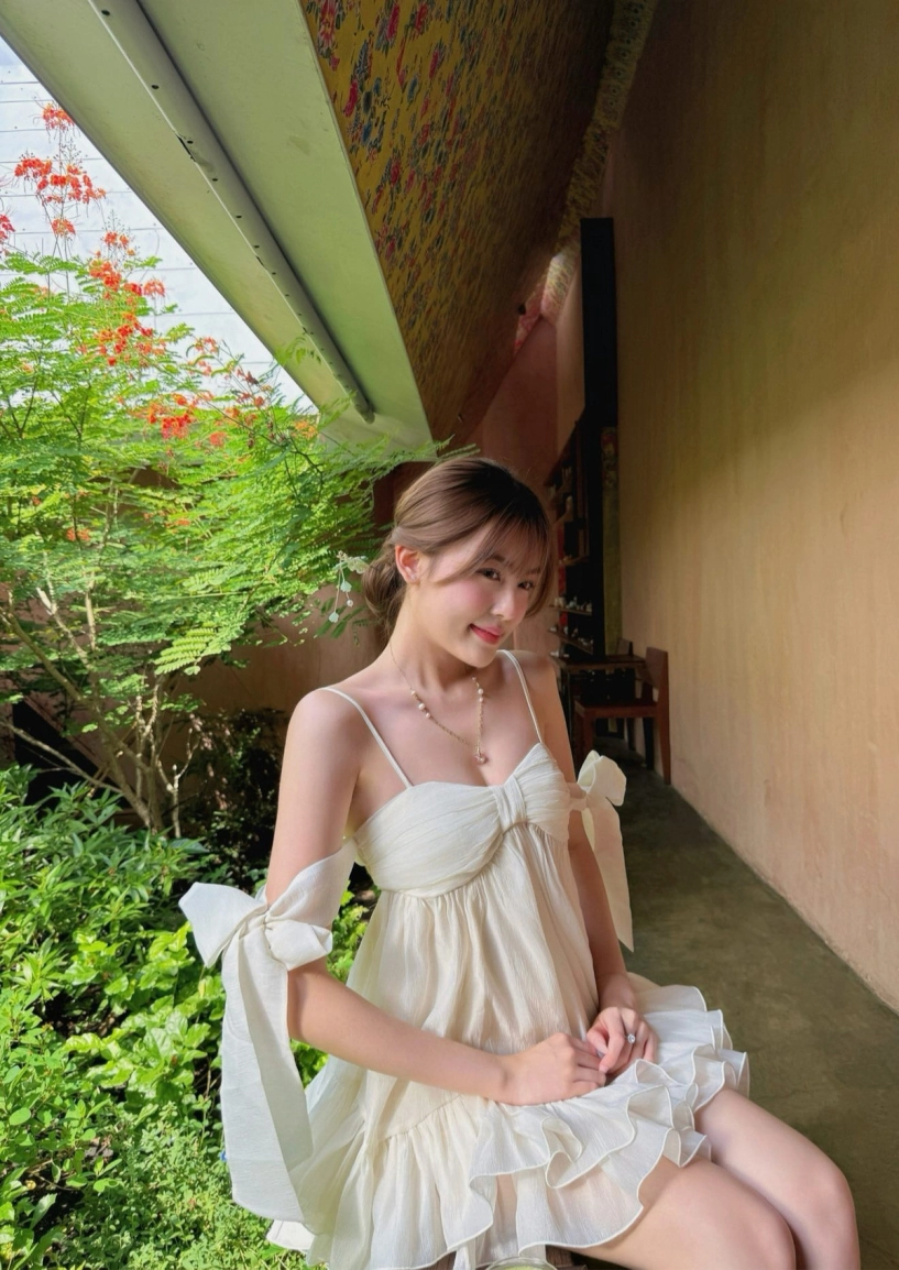 Hot girl tăng mỹ hàn khoe chuẩn tiểu thư sài thành - 4