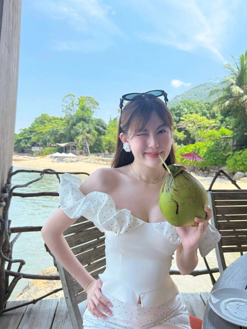 Hot girl tăng mỹ hàn khoe chuẩn tiểu thư sài thành - 9