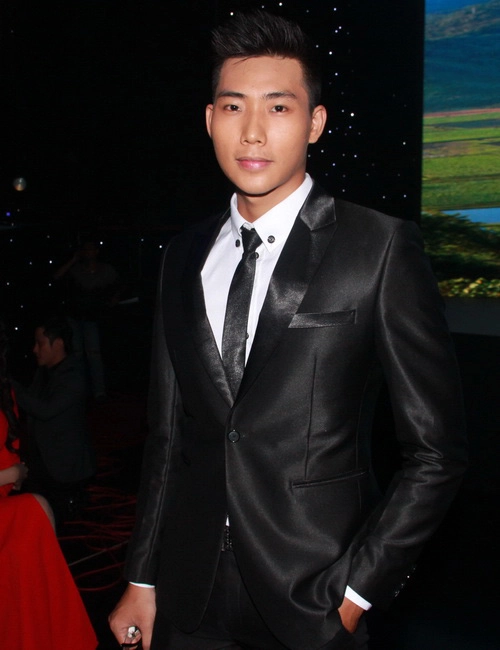 Jessica minh anh khoe vong 1 phăng li - 17