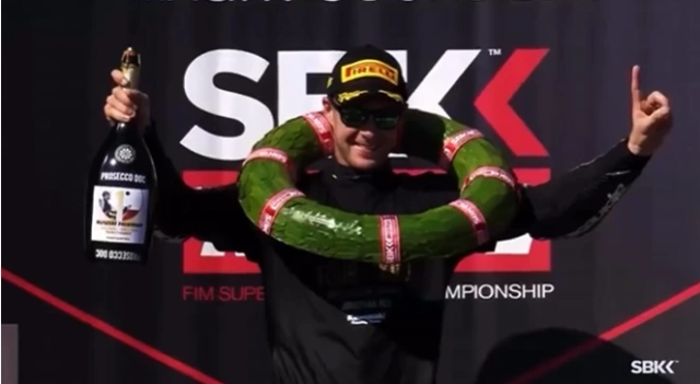 Jonathan rea một huyền thoại worldsbk chính thức giải nghệ - 11
