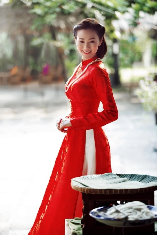 Khánh my duyên dáng áo dài dưới nắng xuân - 3