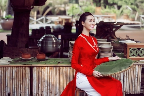 Khánh my duyên dáng áo dài dưới nắng xuân - 5