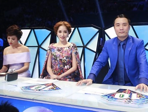 Khánh thi đụng váy hiệu gần trăm triệu với alexa chung - 2