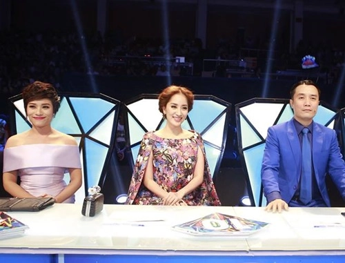 Khánh thi đụng váy hiệu gần trăm triệu với alexa chung - 3