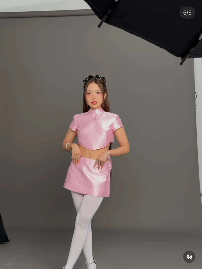 Không còn chị bảy ngoan hiền phương mỹ chi nay khiến netizen ngỡ ngàng - 4