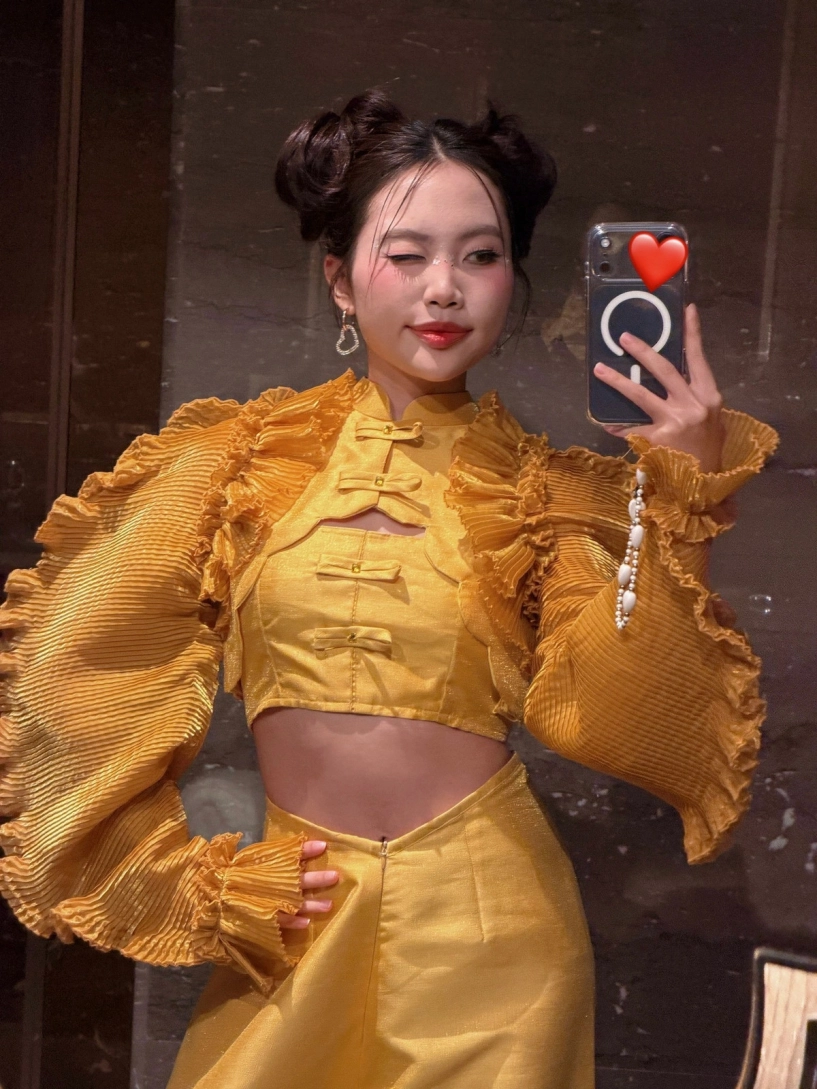 Không còn chị bảy ngoan hiền phương mỹ chi nay khiến netizen ngỡ ngàng - 8