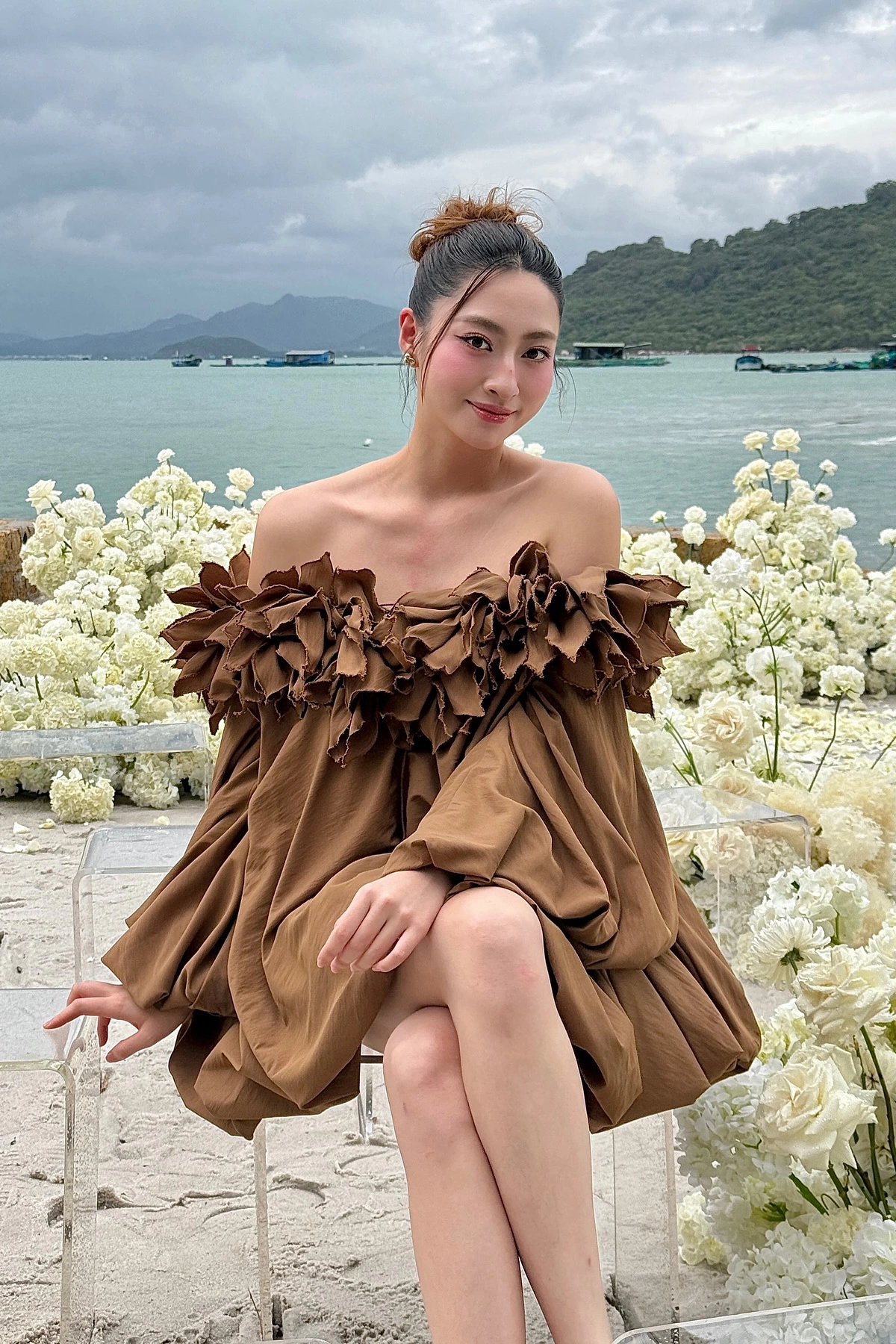 Không còn mê hở bạo khi dự đám cưới lương thùy linh giờ đã khác - 6