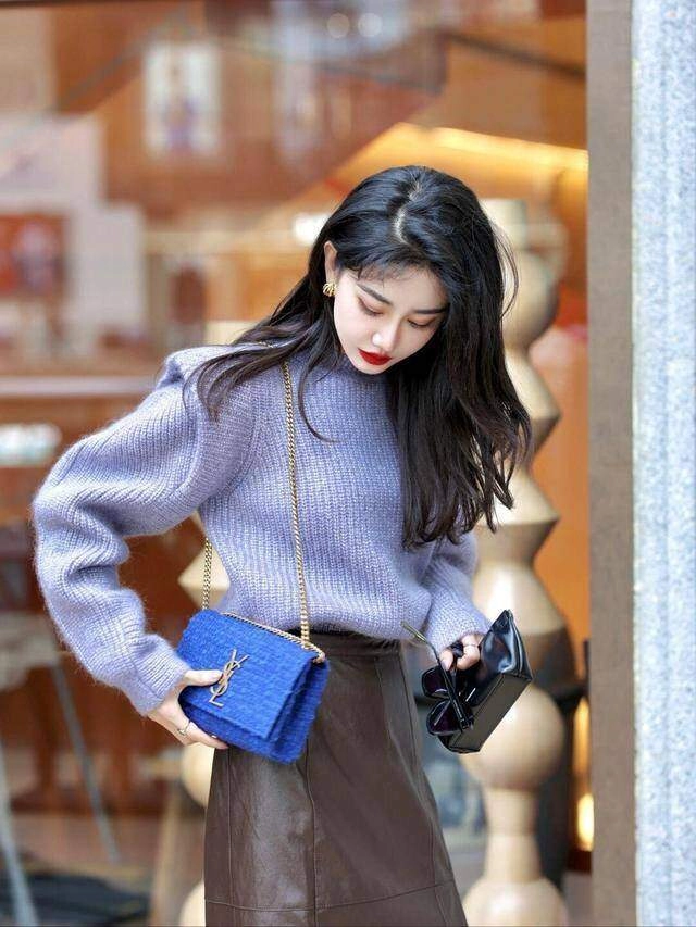 Không phải đen trắng hay xám đây là 5 màu áo len đẹp nên sắm mùa thu đông vừa trẻ trung lại không kén da - 7