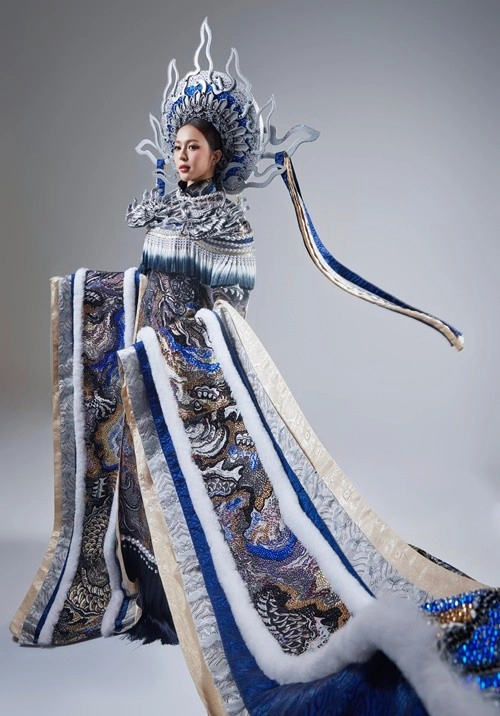 Kiều duy suýt khóc trước khi thi national costume ở miss international 2025 - 1