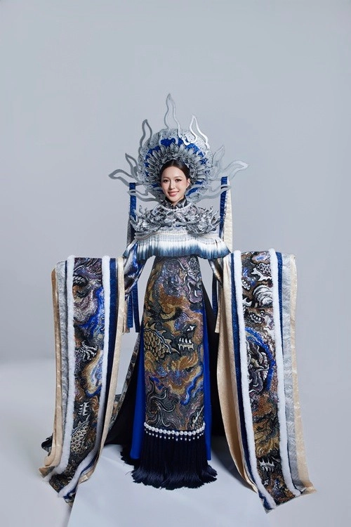Kiều duy suýt khóc trước khi thi national costume ở miss international 2025 - 2