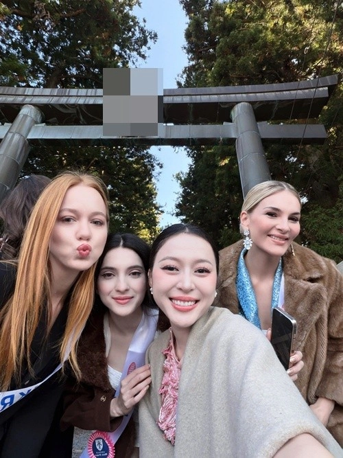 Kiều duy suýt khóc trước khi thi national costume ở miss international 2025 - 10