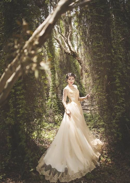 Lan hương làm cô dâu trốn trong rừng hoang - 12