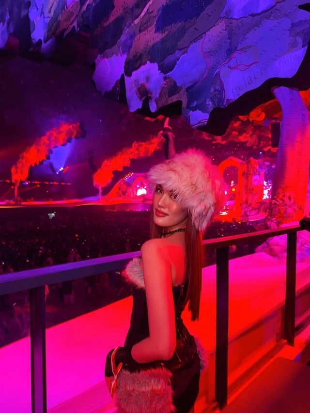 Lan khuê khoe sắc vóc gợi cảm tại thượng hải - 2