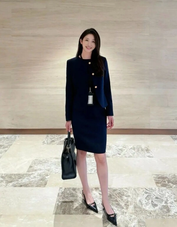 Lạnh này mặc gì đi làm 20 outfit ruột của các blogger thời trang cao dưới 1m60 mà hack dáng như 1m70 - 3