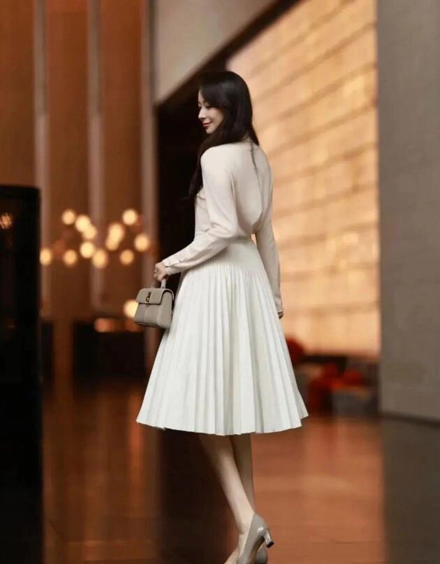 Lạnh này mặc gì đi làm 20 outfit ruột của các blogger thời trang cao dưới 1m60 mà hack dáng như 1m70 - 6