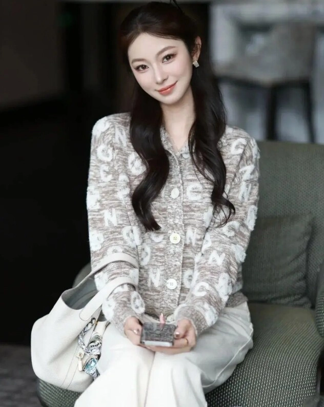 Lạnh này mặc gì đi làm 20 outfit ruột của các blogger thời trang cao dưới 1m60 mà hack dáng như 1m70 - 11