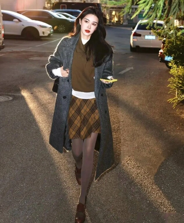 Lạnh này mặc gì đi làm 20 outfit ruột của các blogger thời trang cao dưới 1m60 mà hack dáng như 1m70 - 18