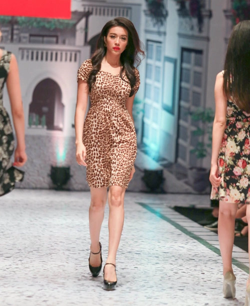 Lệ hằng xinh tươi diễn thời trang - 4