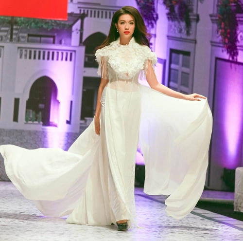 Lệ hằng xinh tươi diễn thời trang - 6