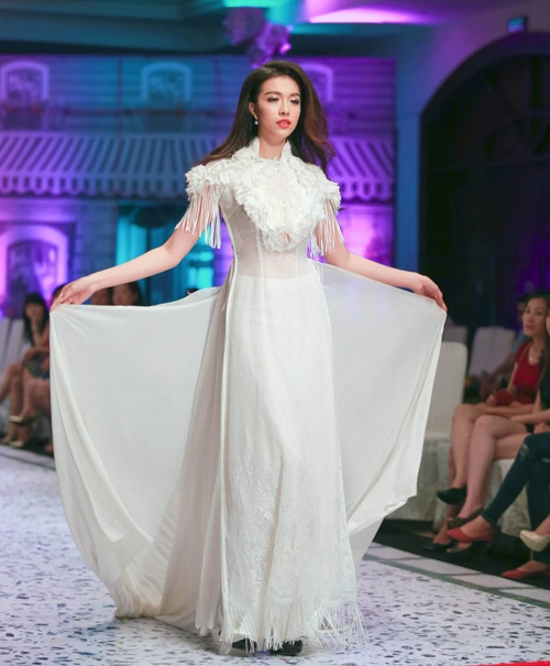 Lệ hằng xinh tươi diễn thời trang - 7