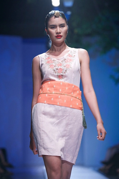 Lê thi phương hêt thơi vai u thit băp - 13