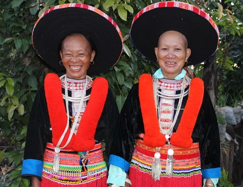 Lộ diện trang phục dân tộc lạ mắt của á khôi lệ quyên - 4