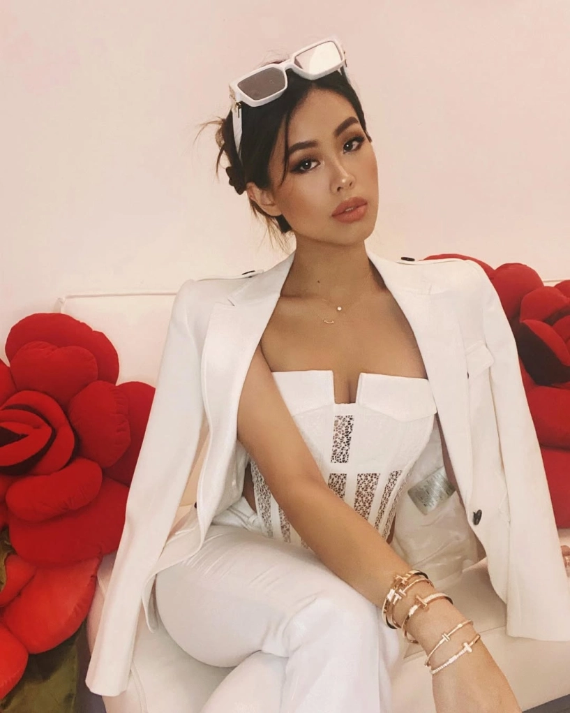 Loạt phụ kiện chục tỷ đồng của công chúa hàng hiệu tiên nguyễn - 10