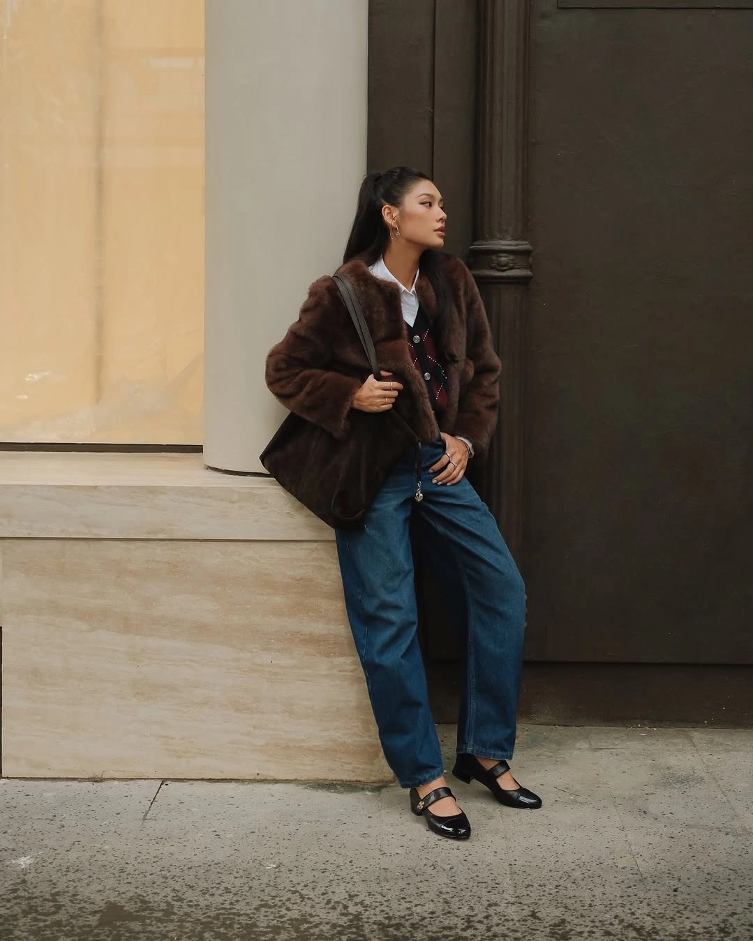 Mặc áo khoác lông vừa sang vừa trẻ như mỹ nhân việt chị em hóa thành quý cô giàu ngầm - 3