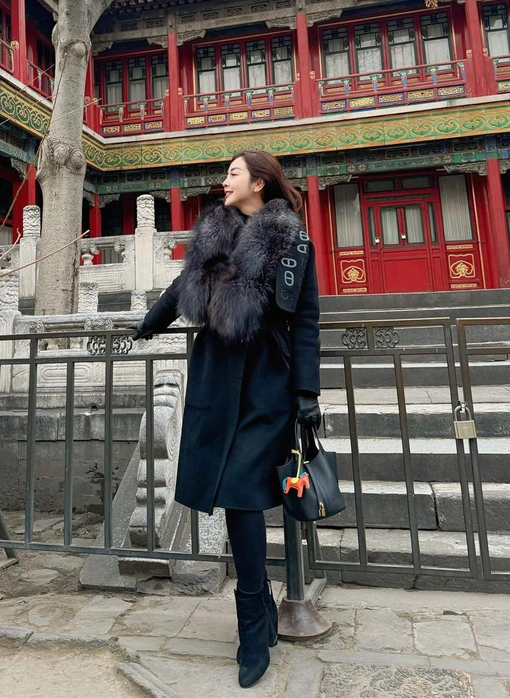 Mặc áo khoác lông vừa sang vừa trẻ như mỹ nhân việt chị em hóa thành quý cô giàu ngầm - 9
