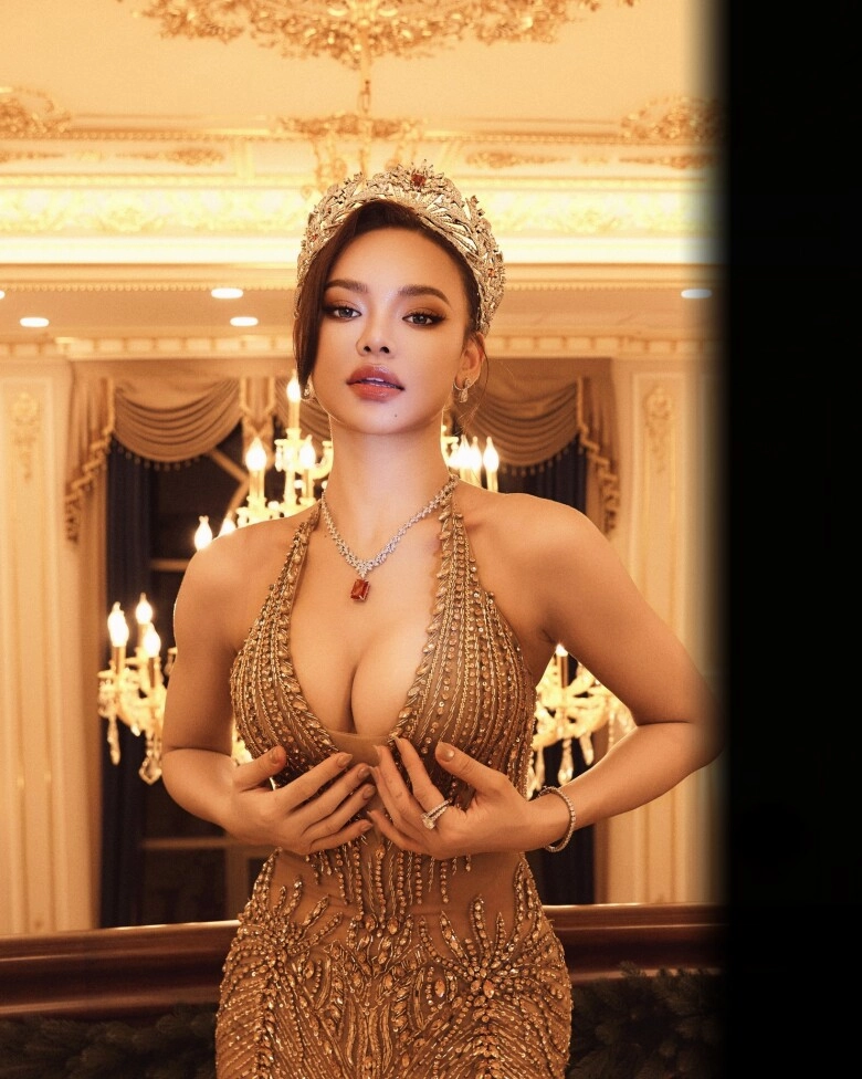 Mai ngô tại miss charm 2025 lâm khánh chi khen hết nước chấm cư dân mạng soi ra điểm chí mạng - 5