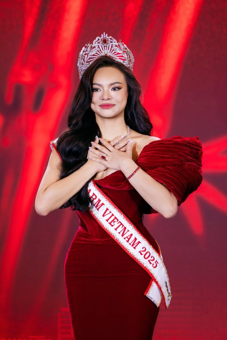 Mai ngô tại miss charm 2025 lâm khánh chi khen hết nước chấm cư dân mạng soi ra điểm chí mạng - 6