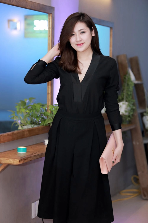 Mc huyền châu gợi cảm bên dàn á hậu hoa hậu - 4