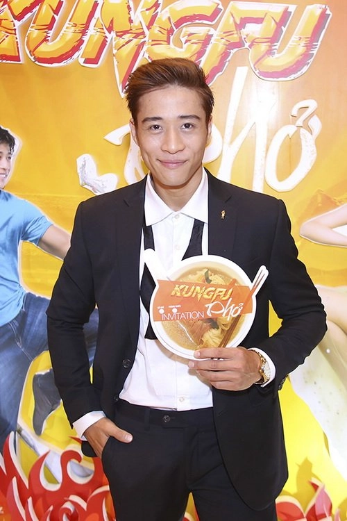 Mc quỳnh chi khéo léo hé lộ vòng 1 gái một con - 11