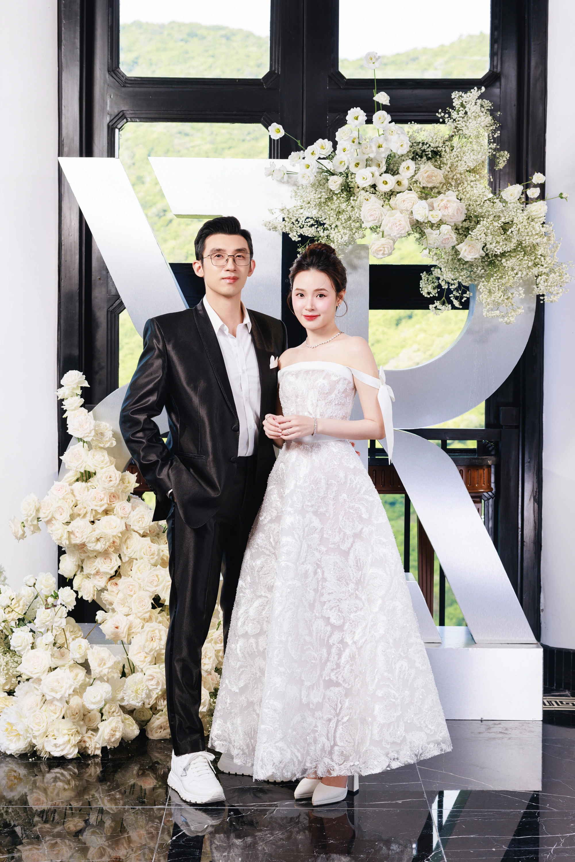 Midu dạo này giấu tiệt body mê người với đồ rộng thùng thình khác hẳn lúc xưa mặc gợi cảm đi dạy - 13