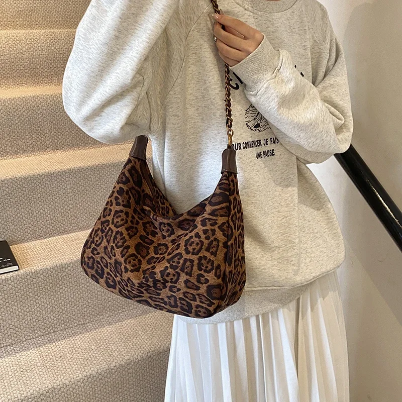 Món đồ mọi phụ nữ có gu thẩm mỹ đều sở hữu vào thu đông này chị em chỉ cần sắm 1 món cũng đẹp suốt mùa - 3