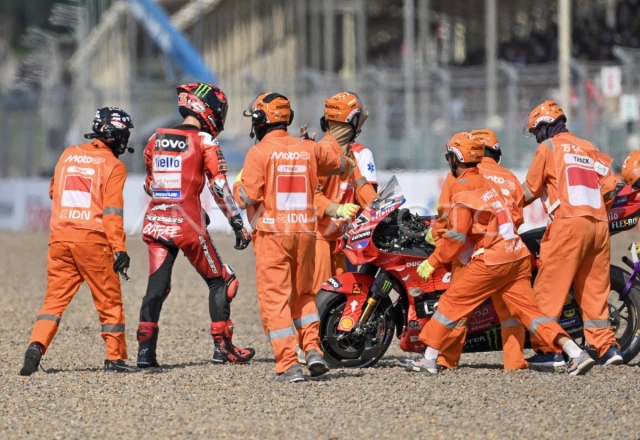 Motogp indonesia gp fermin aldeguer thống trị khi marc marquez gặp tai nạn - 4