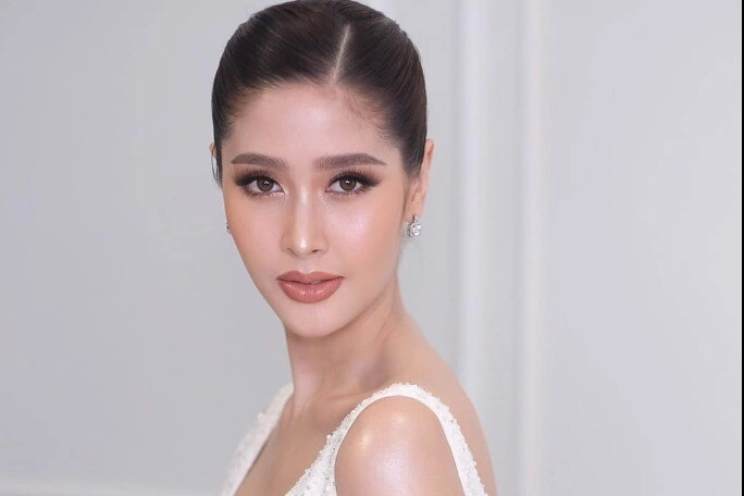 Mỹ nhân diện đồ cưới 13 tỷ visual như tiên nữ u40 trẻ mãi không già nhờ chăm mặc đúng 2 màu - 4