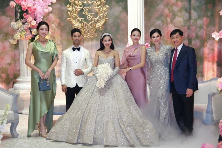 Mỹ nhân việt lên đồ sang chảnh dự đám cưới tiên nguyễn 2 con dâu nhà tỷ phú một 9 một 10 quỳnh anh shyn hở bạo - 1