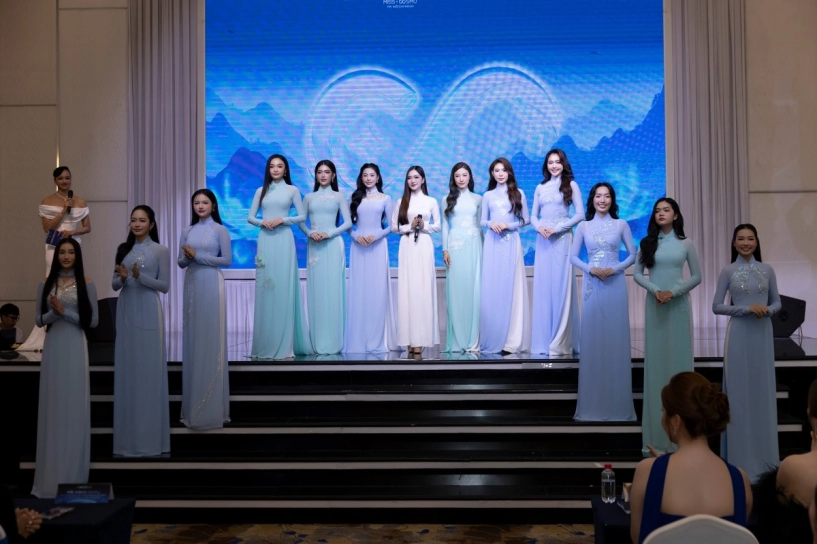 Nam anh - nam em khoe lưng trần trên thảm đỏ miss cosmo tp hcm - 10