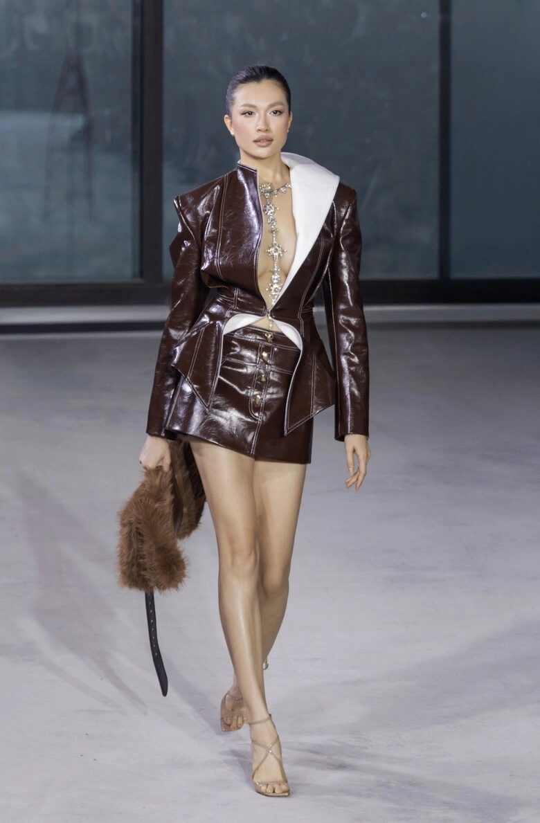 Ngọc trinh tình tứ bên trai đẹp hòa minzy hở bạo chưa từng thấy - 12