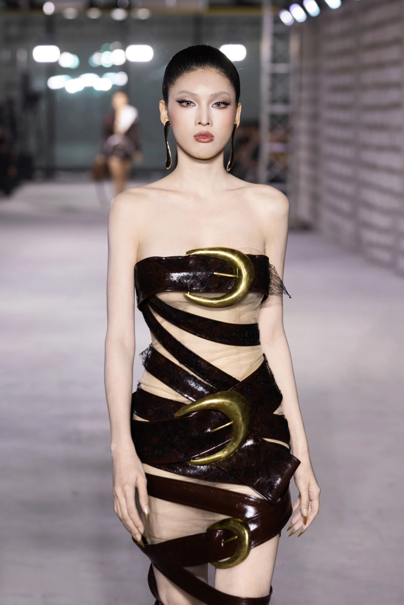 Ngọc trinh tình tứ bên trai đẹp hòa minzy hở bạo chưa từng thấy - 14