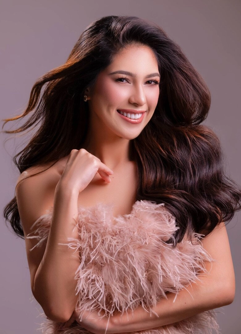 Nhan sắc quyến rũ của á hậu miss cosmo 2025 và thân thế đặc biệt khiến nhiều người bất ngờ - 9